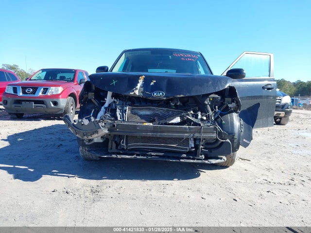 KNDJ23AU8M7148086 KIA SOUL LX
