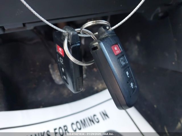 2T3RFREV2JW707080 Toyota Rav4 Adventure/xle