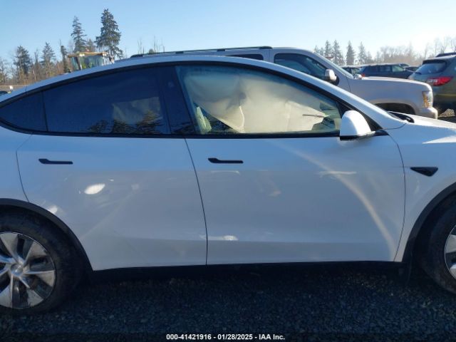 7SAYGDEE8RF063844 Tesla Model Y Long Range Dual Motor All-wheel Drive