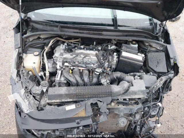 JTDEPMAE6MJ187585 Toyota COROLLA LE