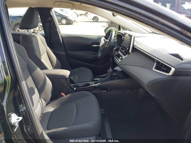 JTDEPMAE6MJ187585 Toyota COROLLA LE