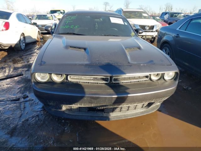 2C3CDZAG6FH704035 Dodge Challenger Sxt