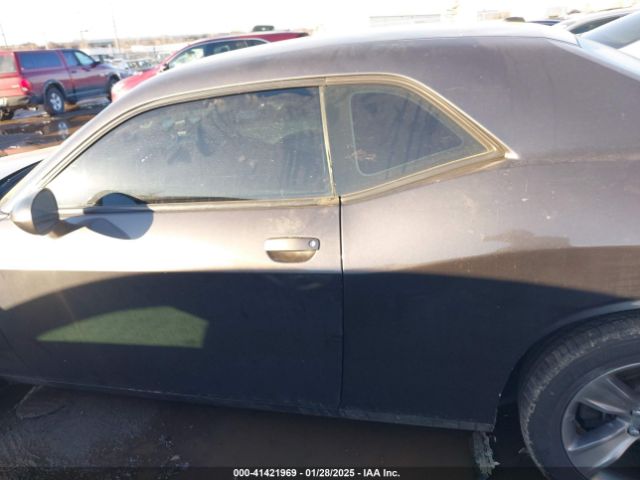2C3CDZAG6FH704035 Dodge Challenger Sxt