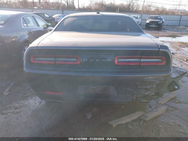 2C3CDZAG6FH704035 Dodge Challenger Sxt
