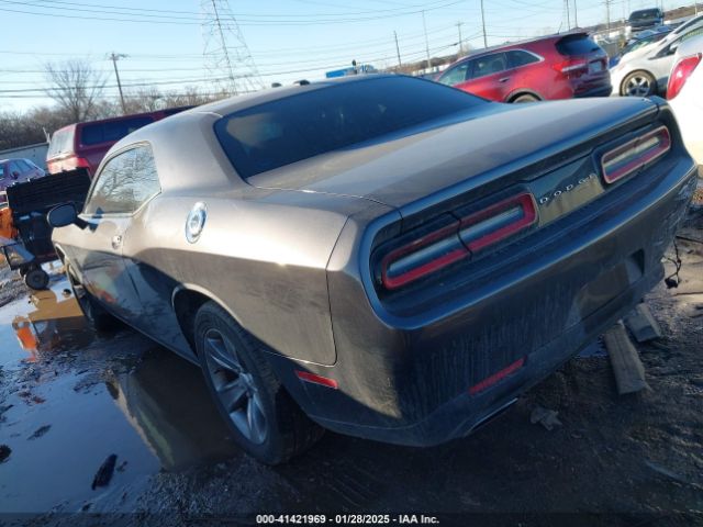 2C3CDZAG6FH704035 Dodge Challenger Sxt