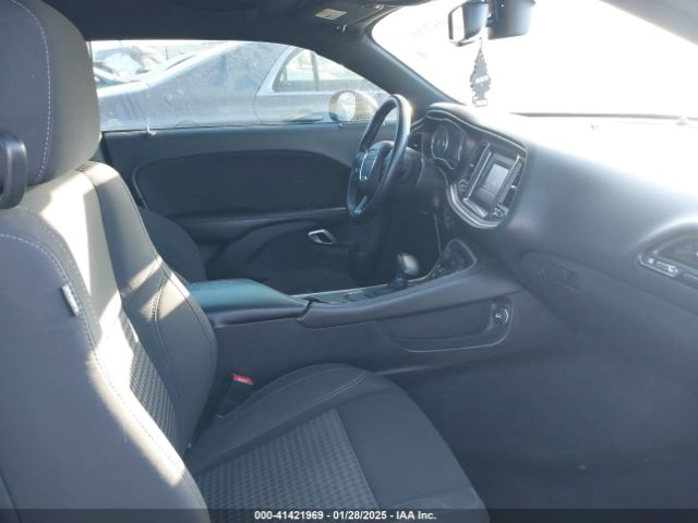 2C3CDZAG6FH704035 Dodge Challenger Sxt