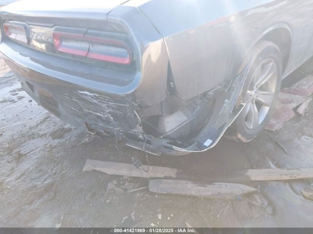 2C3CDZAG6FH704035 Dodge Challenger Sxt