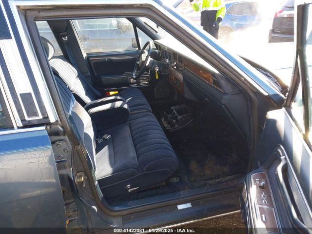 1988 LINCOLN TOWN CAR 1LNBM81F7JY628554 Photo 4