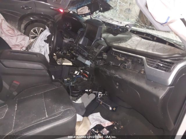 1GNSKJKC6HR402877 Chevrolet Suburban Premier