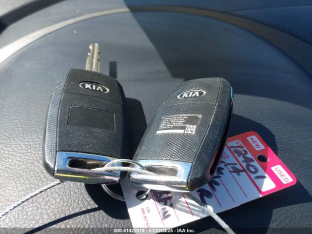 KNAFX4A6XE5215831 KIA FORTE LX