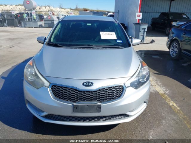 KNAFX4A6XE5215831 KIA FORTE LX