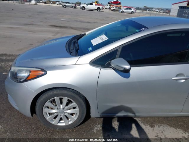 KNAFX4A6XE5215831 KIA FORTE LX