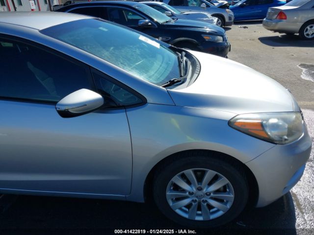 KNAFX4A6XE5215831 KIA FORTE LX