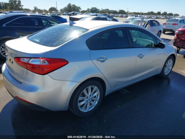 KNAFX4A6XE5215831 KIA FORTE LX