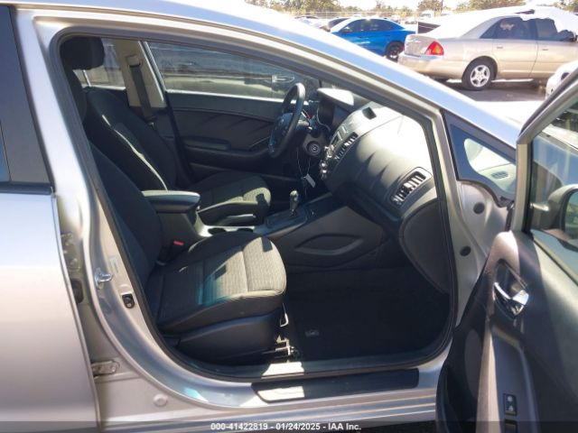 KNAFX4A6XE5215831 KIA FORTE LX