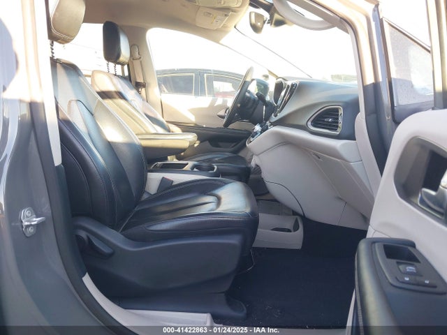2C4RC1BG0NR233663 Chrysler Pacifica Touring L