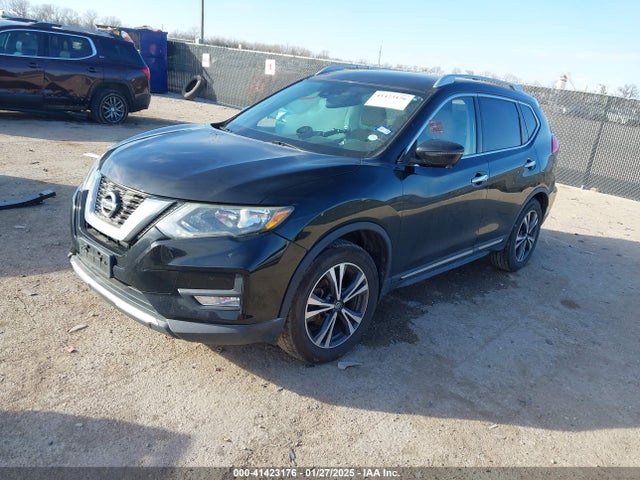 JN8AT2MV8HW018837 Nissan Rogue Sl