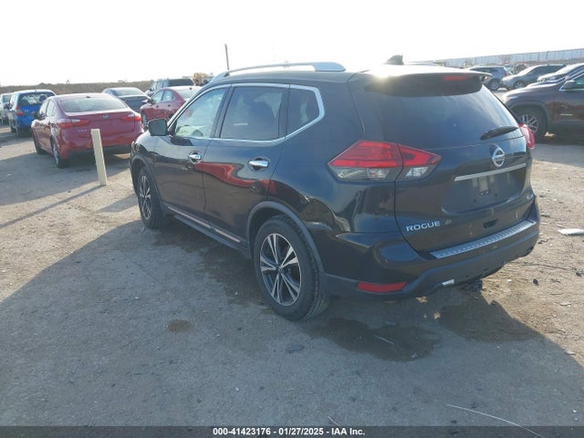 JN8AT2MV8HW018837 Nissan Rogue Sl