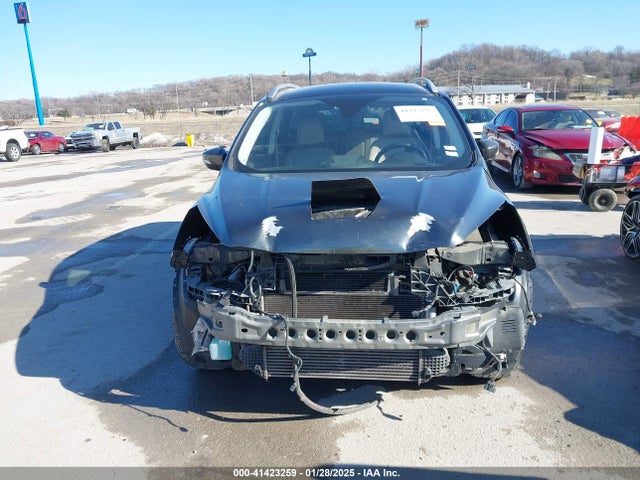 1FMCU0J92HUA26226 Ford Escape Titanium