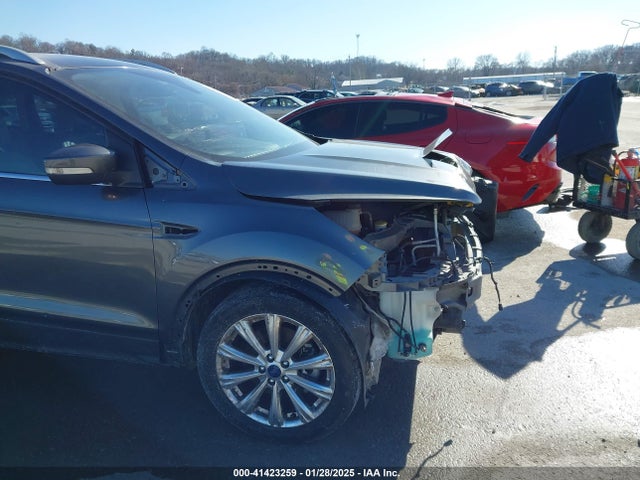 1FMCU0J92HUA26226 Ford Escape Titanium