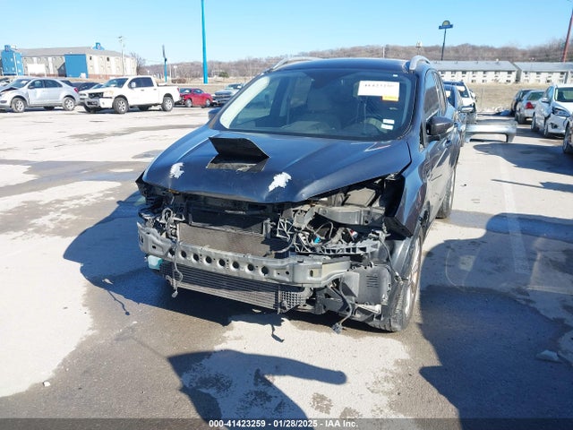 1FMCU0J92HUA26226 Ford Escape Titanium