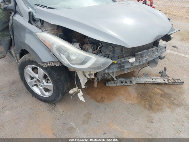 5NPDH4AE1EH483729 Hyundai ELANTRA SE
