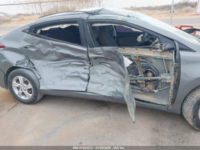 5NPDH4AE1EH483729 Hyundai ELANTRA SE