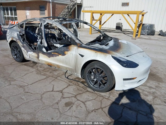 2022 TESLA MODEL 3 5YJ3E1EB8NF272223 Photo 0
