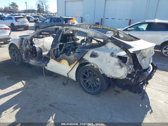2022 TESLA MODEL 3 5YJ3E1EB8NF272223 Photo 2