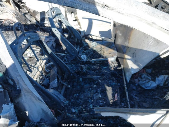 2022 TESLA MODEL 3 5YJ3E1EB8NF272223 Photo 4