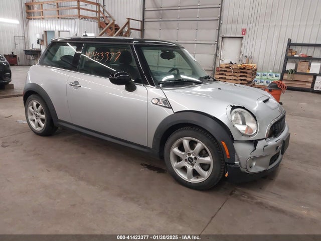 2009 MINI COOPER S WMWMF73519TW86932 Photo 0