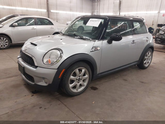 2009 MINI COOPER S WMWMF73519TW86932 Photo 1