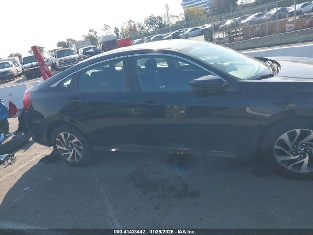 Honda CIVIC EX 2018 2HGFC2F75JH528116 Image 13