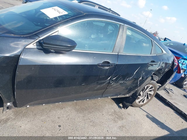 Honda CIVIC EX 2018 2HGFC2F75JH528116 Image 14