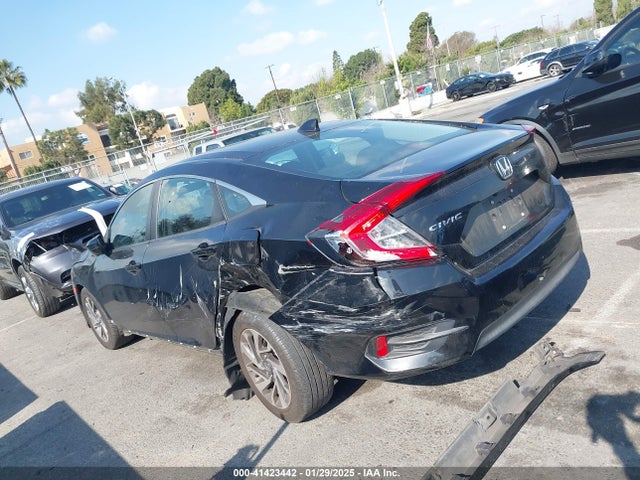 Honda CIVIC EX 2018 2HGFC2F75JH528116 Image 16