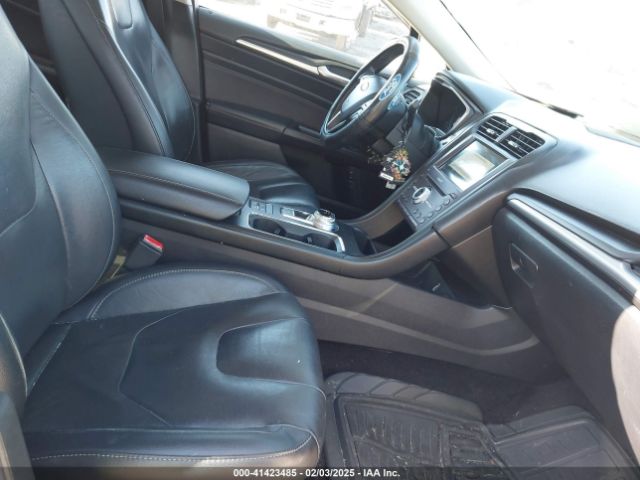 3FA6P0SU3HR152006 Ford Fusion Energi Titanium