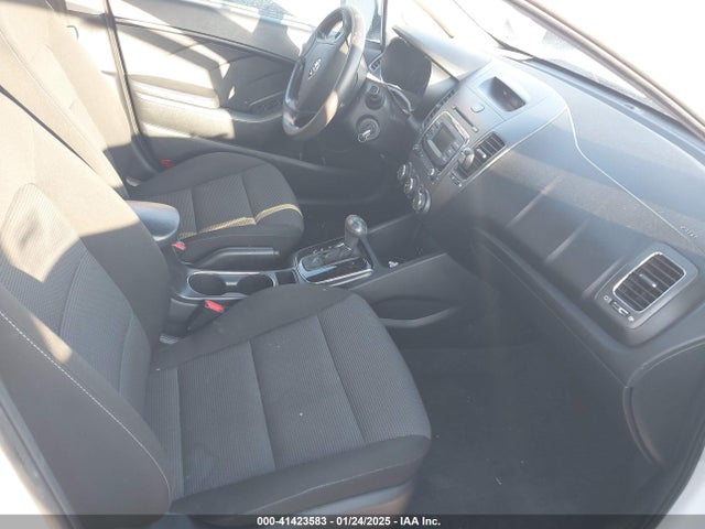 3KPFK4A72HE022303 KIA FORTE LX