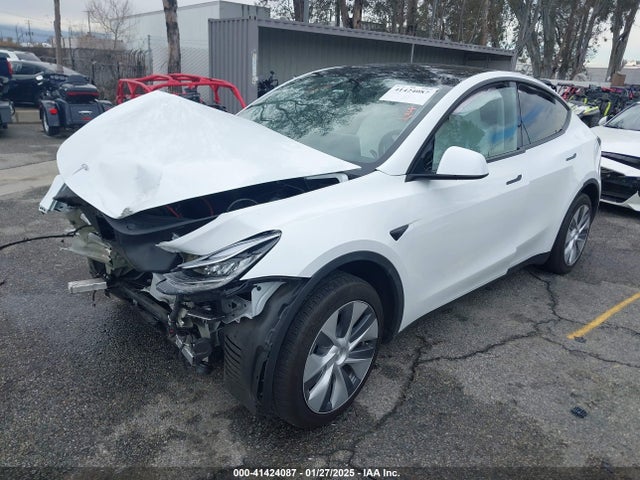 2023 TESLA MODEL Y 7SAYGDEE6PA125980 Photo 1