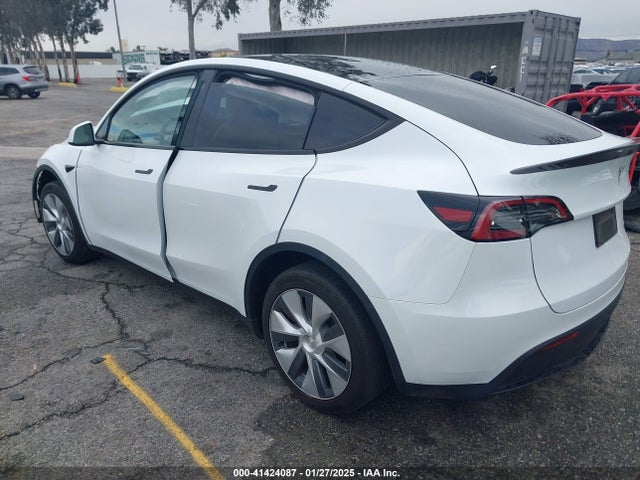 2023 TESLA MODEL Y 7SAYGDEE6PA125980 Photo 2