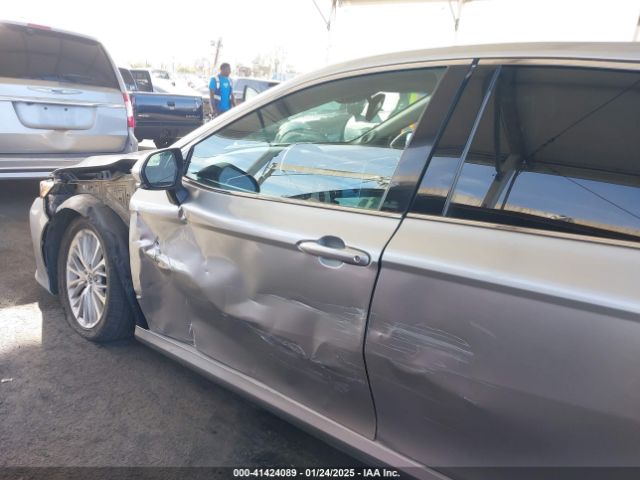 4T1B21HK5JU008406 Toyota Camry Hybrid Xle