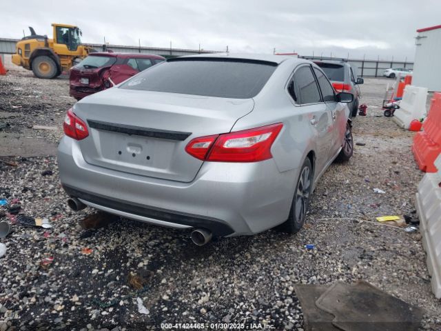 1N4AL3AP2HC188092 Nissan 2017