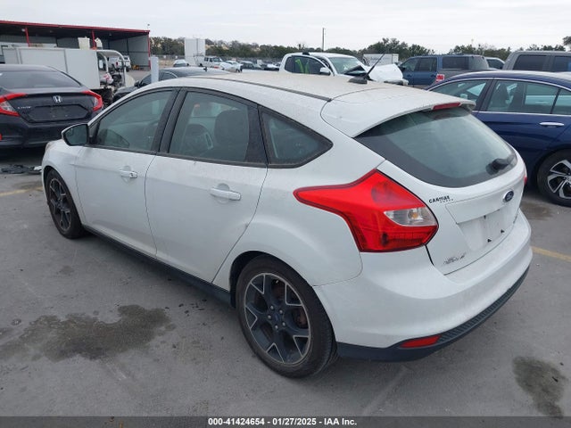 Ford FOCUS SE 2014 1FADP3K21EL192733 Image 3