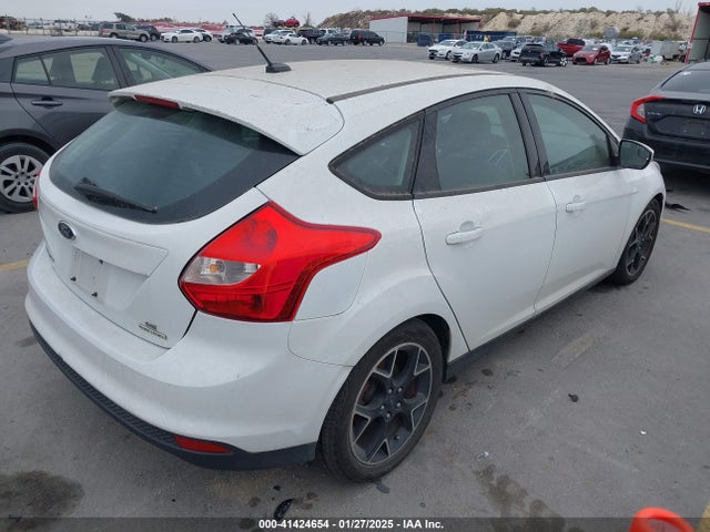 Ford FOCUS SE 2014 1FADP3K21EL192733 Image 4