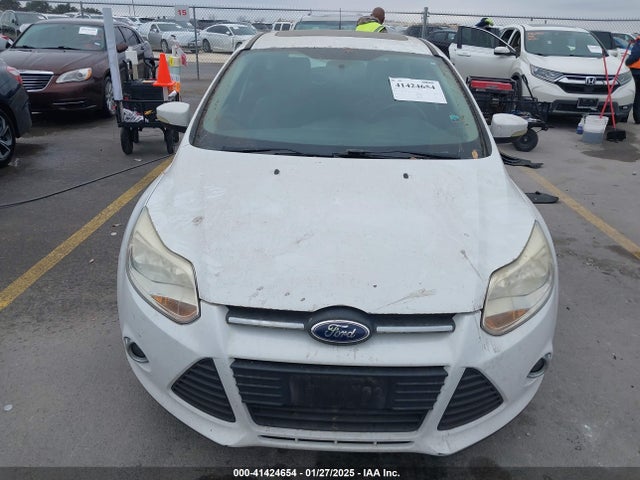 Ford FOCUS SE 2014 1FADP3K21EL192733 Image 6