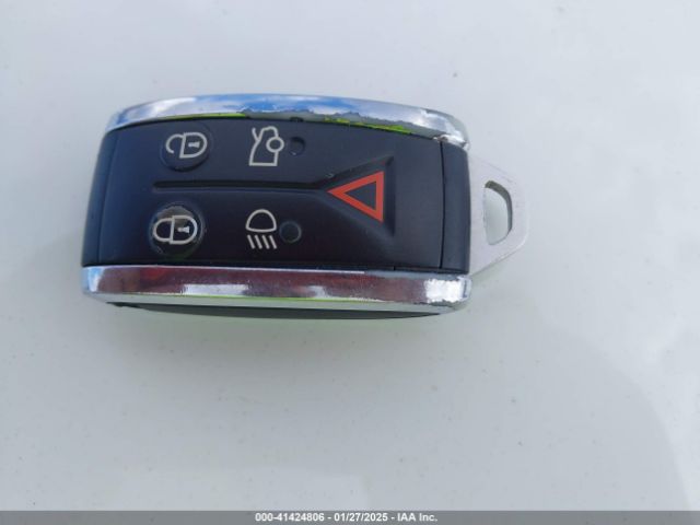 2012 JAGUAR XF SAJWA0HB0CLS27092 Photo 10