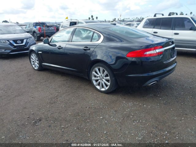 2012 JAGUAR XF SAJWA0HB0CLS27092 Photo 2