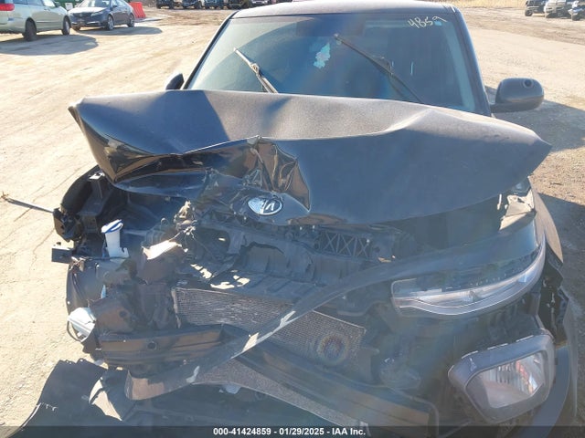 KNDJ23AU9L7726758 KIA SOUL LX