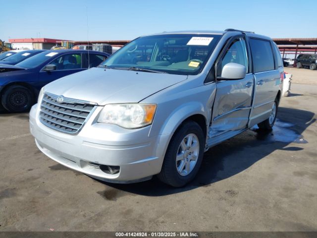 2010 CHRYSLER TOWN & COUNTRY 2A4RR5D12AR413598 Photo 1