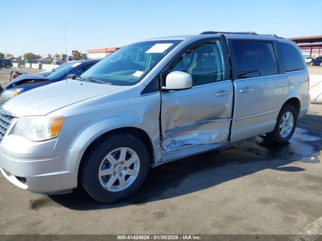 2010 CHRYSLER TOWN & COUNTRY 2A4RR5D12AR413598 Photo 5
