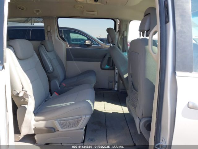 2010 CHRYSLER TOWN & COUNTRY 2A4RR5D12AR413598 Photo 7